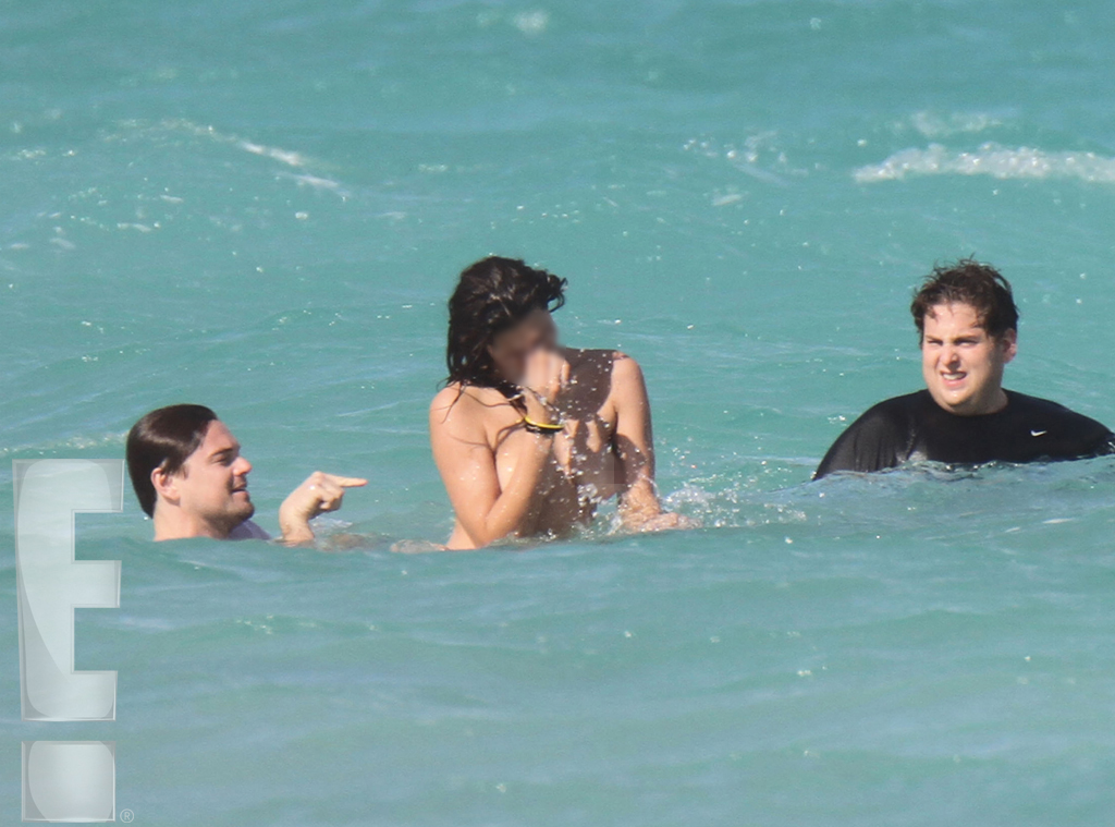Leonardo Dicaprio And Jonah Hill Swim With Topless Mystery Woman E Online Au